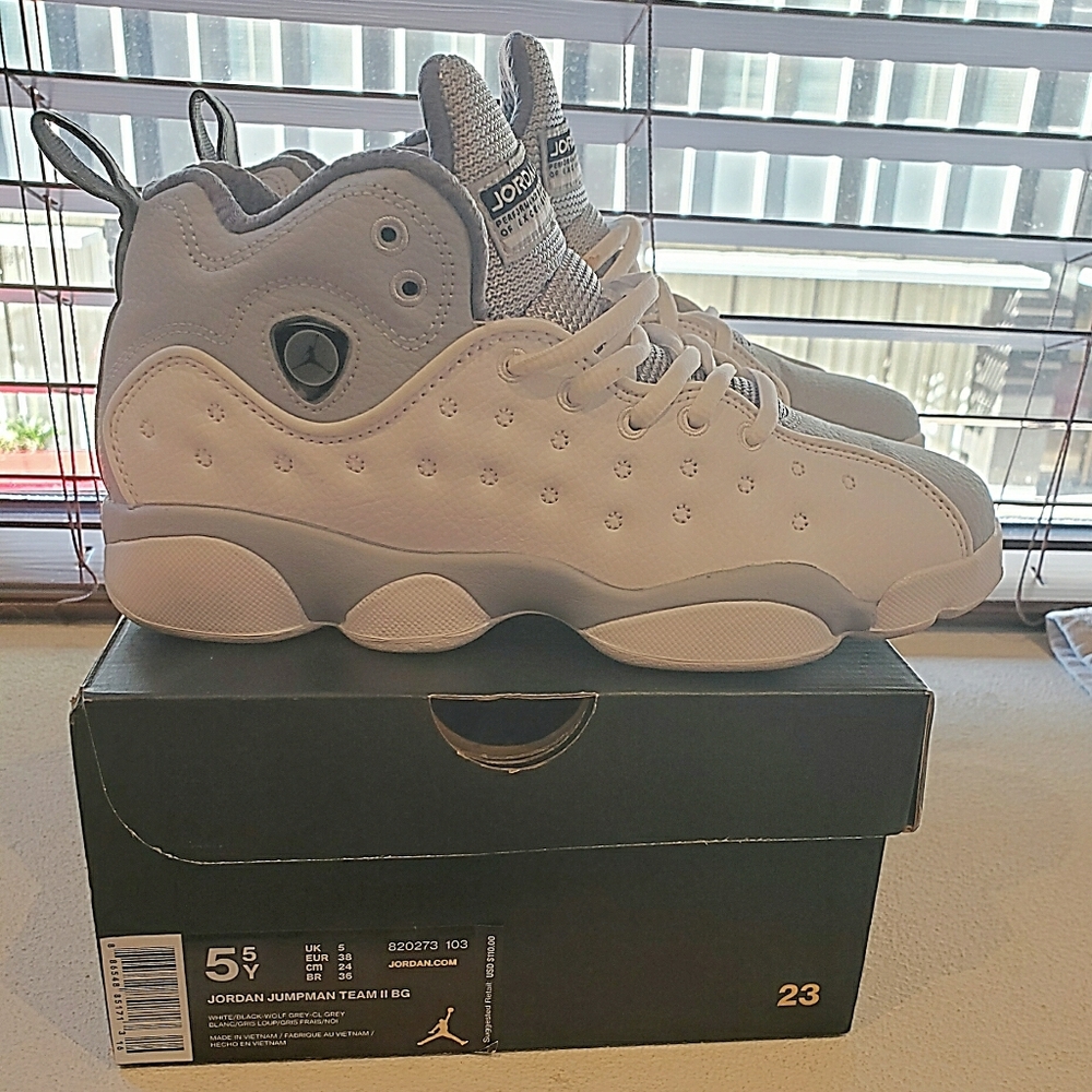 Jordan Boys size...can fit a women size 7.5